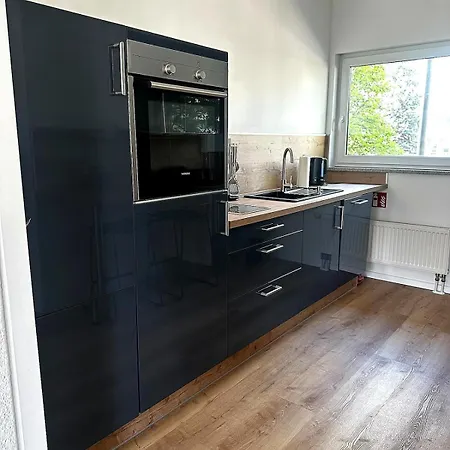 Ruhige Wohlfuehlwohnung In Top-lage 아파트