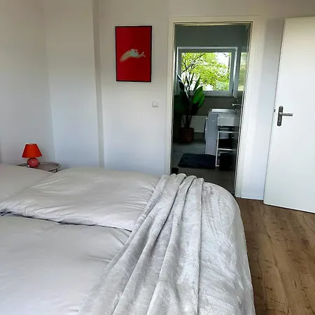 Ruhige Wohlfuehlwohnung In Top-lage 에를랑겐